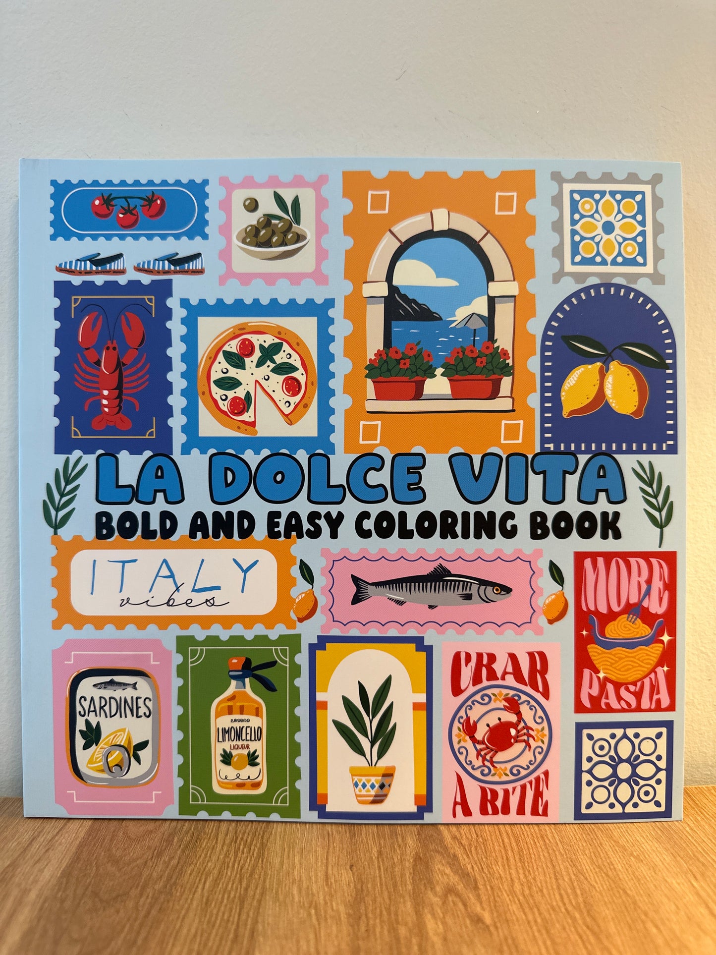 La Dolce Vita Bold and Easy Coloring Book