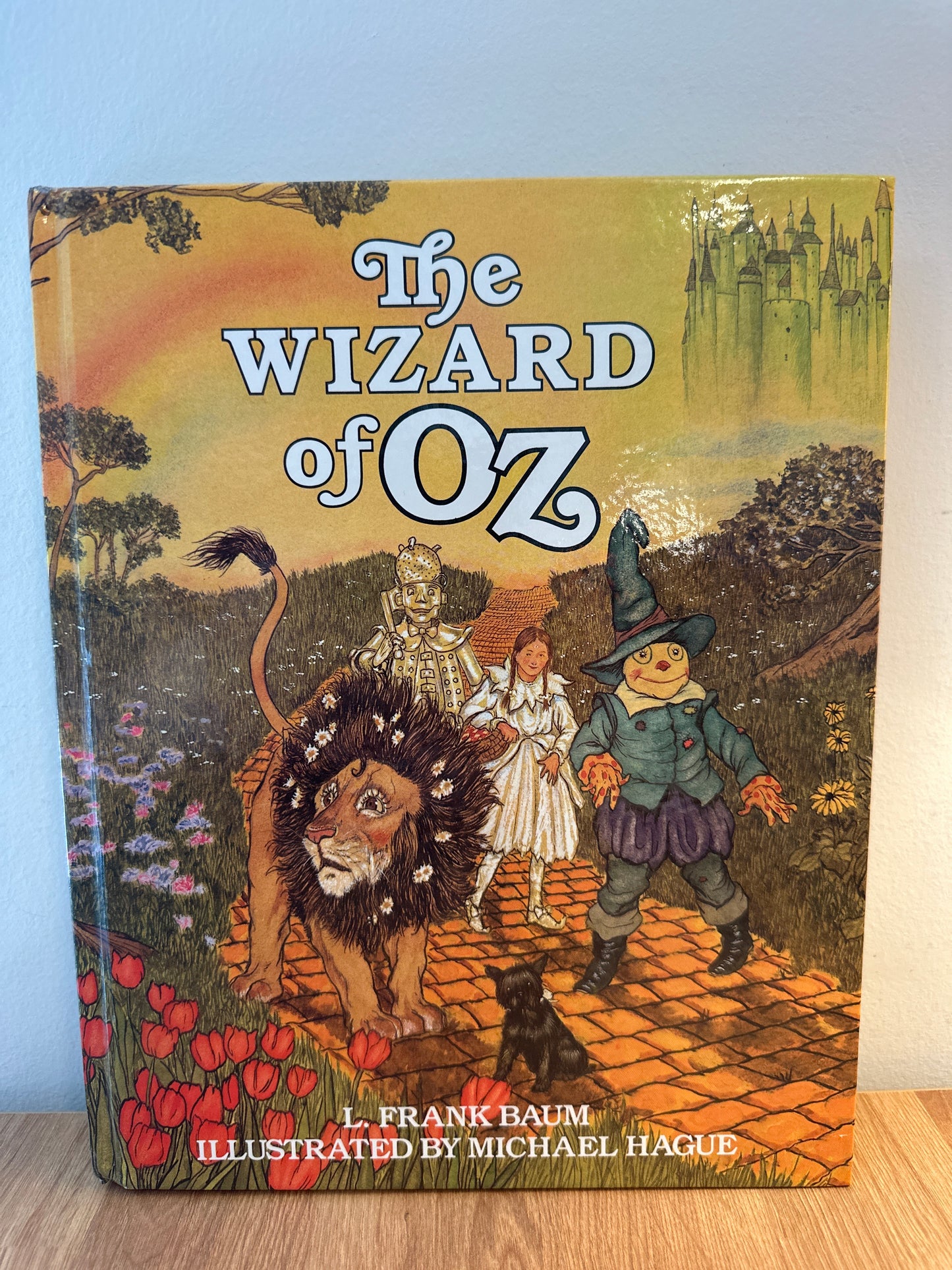 The Wizard of Oz (Illustrated Edition)
